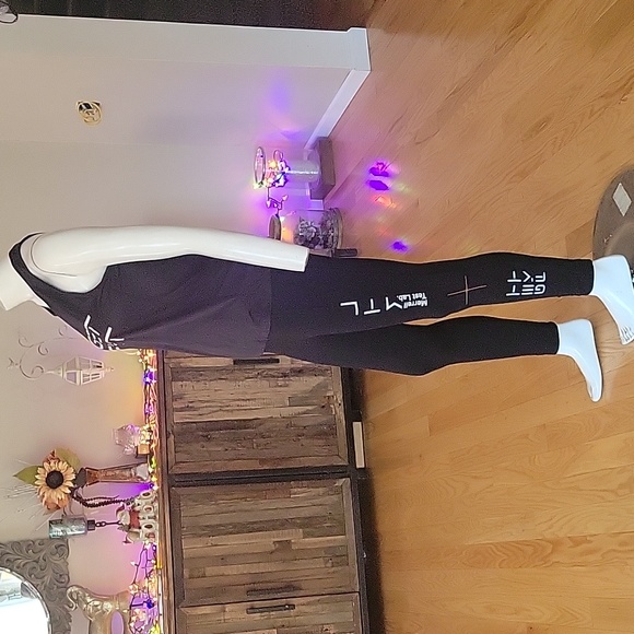 Merrell Tank Top And Tight Set - Picture 3 of 16